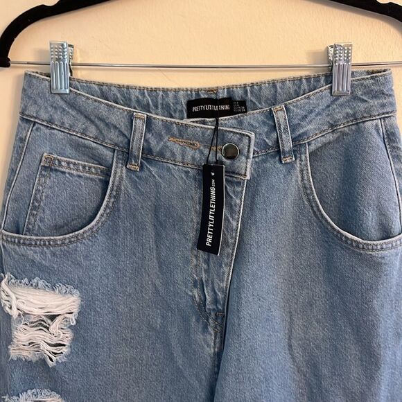 NWT PrettyLittleThing Petite Light Wash Shredded Jean - Picture 2 of 9